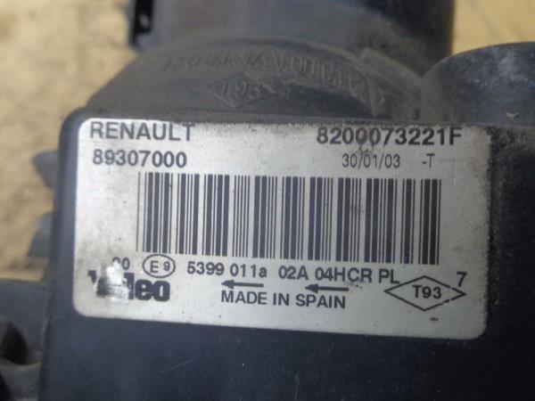 PHARE DROIT RENAULT - Vue 3